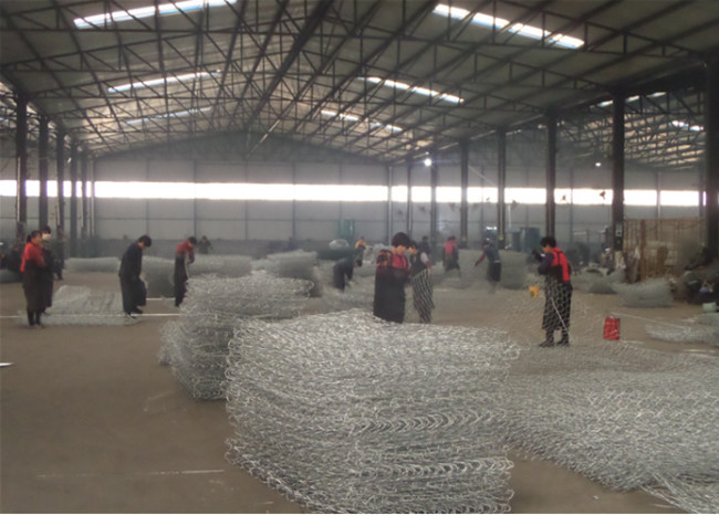 Geweven Gabion Mesh Basket 2m X 1m X 1m Standaard Hexagonale Gegalvaniseerd Grootte 2