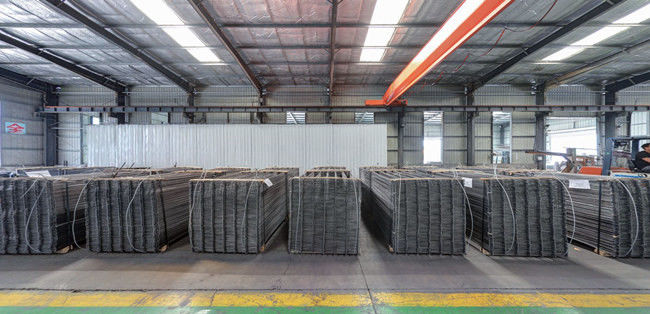 F82 Netwerk van de Concrete Versterkings Gelast Draad 7.6mm Geribbeld Staal 2
